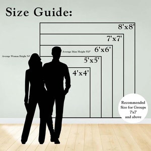 Puede incluir: Una gu&iacute;a de tallas para un tel&oacute;n de fondo o cabina de fotos, que muestra diferentes tama&ntilde;os con siluetas de un hombre y una mujer de pie frente a un tel&oacute;n de fondo de 4' x 4'. La gu&iacute;a muestra tallas de 4' x 4' a 8' x 8', con una nota que indica que las tallas de 7' x 7' y superiores se recomiendan para grupos.