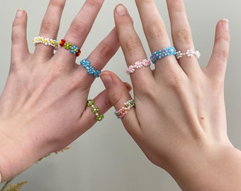 Anillo de flores con cuentas / Anillo de cuentas de semillas / completo