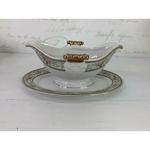 Royal Bavarian The Meriden Hutschenreuther Selb Rose Floral Gravy Serving Bowl