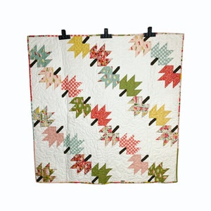 40&quot;x40&quot; Retro Leaves Handmade Quilt