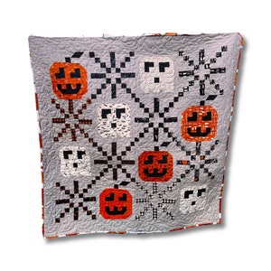 42&quot;x42&quot; Scary Faces Handmade Quilt