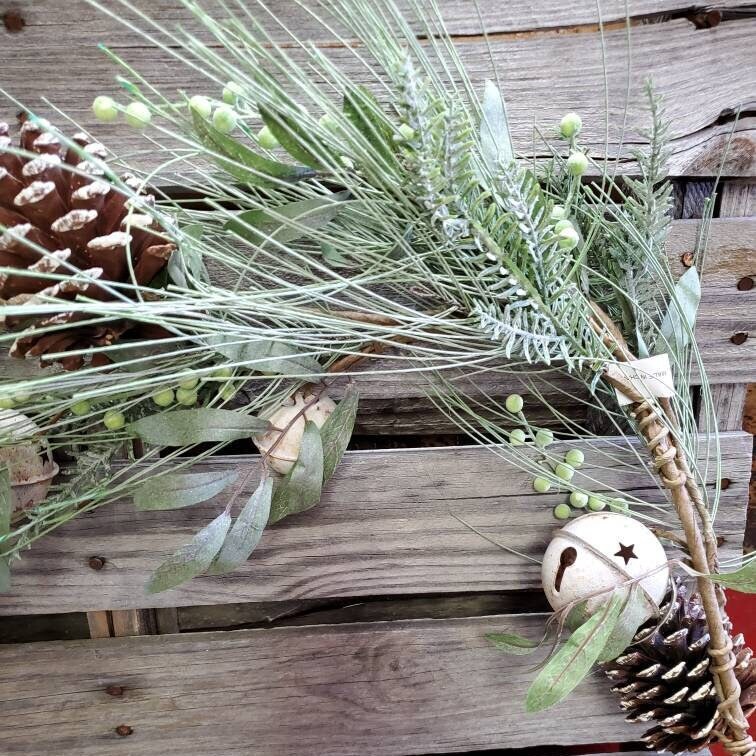 5′ Garland with Pinecones & Long Needle