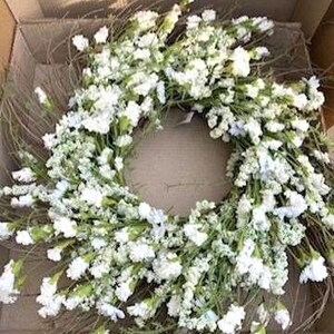 White Floral Summer Wreath: Artificial Flower Vine Wreath (21")