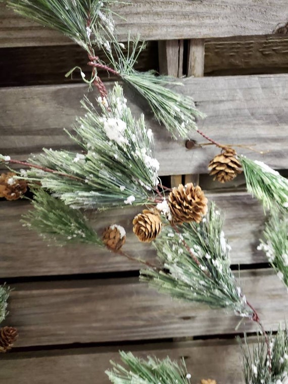 Sticker Frosted Pine Cones & Needles