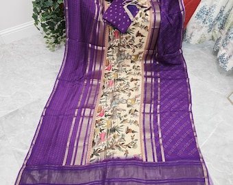 Royal Violet Semi Mysore crêpe zijden sari met Heritage-paneel en gestikte blouse Maat 38-44 | Feestelijke trouwkleding