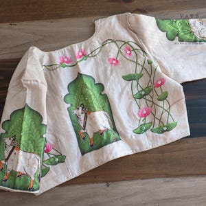 Maat 40 verlengt tot 46 | Designerblouse met digitale print Pichwai | Borduurwerk met pailletten | VAVS Women's Stop: verzonden vanuit Texas