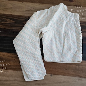 Size 40 extends to 46. Designer White Georgette Full Sleeves Blouse. Ready to ship from Prosper, Texas by VAVS Womens Stop