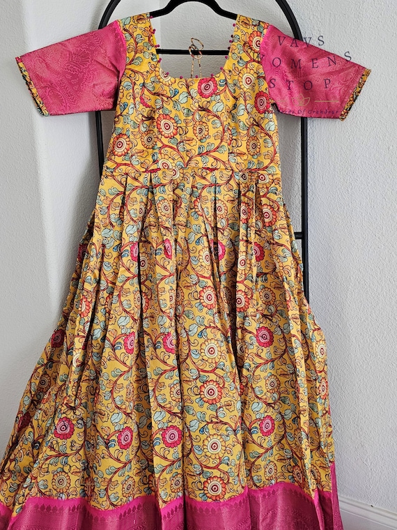 kalamkari dress stitching designs Kalamkari dress ideas . . . . #dressideas #kalamkari #kalamkarifabric  #dressing #newlook #painting #embroidery #handpainted #outfitoftheday  #newdress #instagrammers