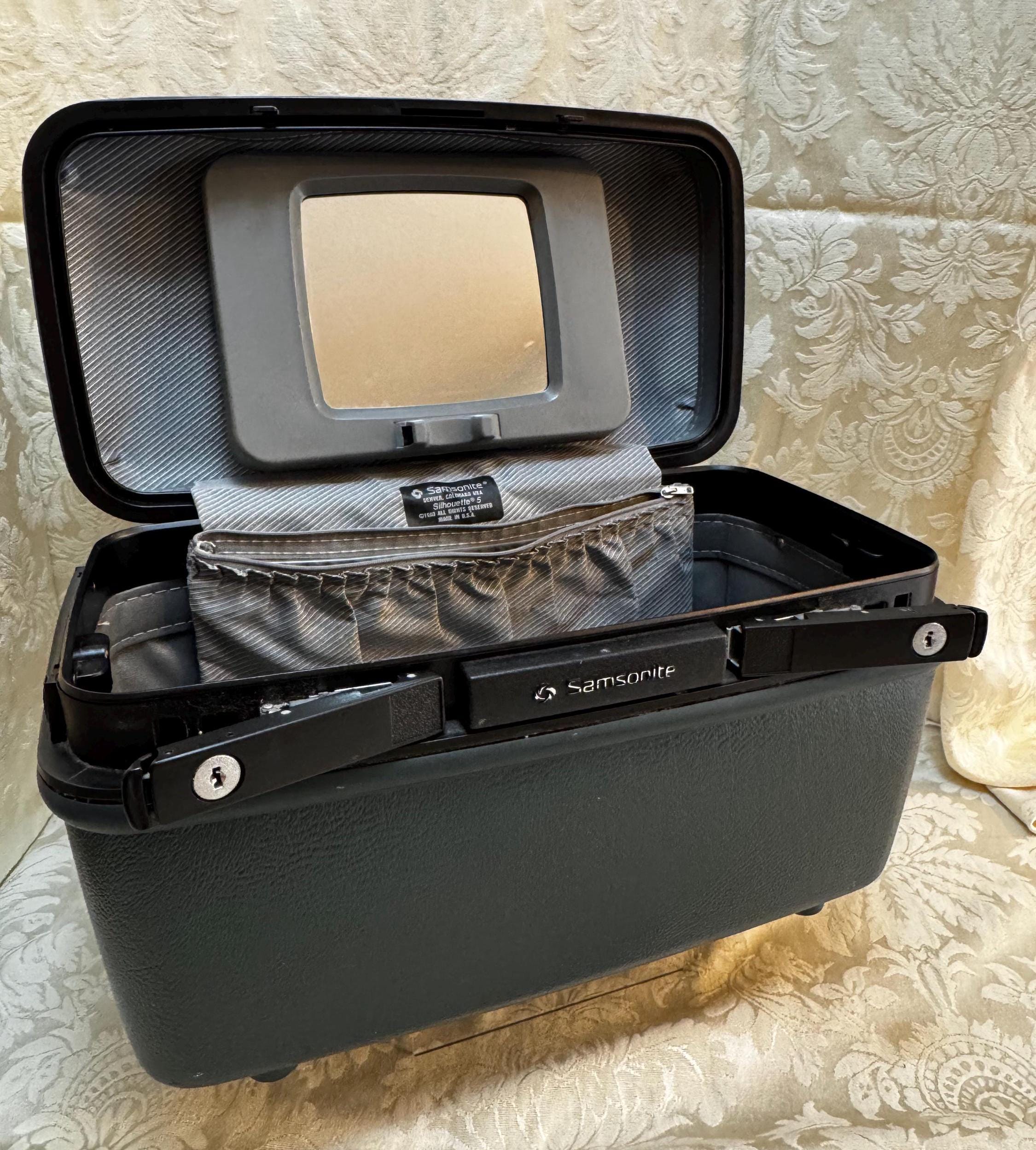 1993 Samsonite Dark Green “silhouette #5” Train Case With Tray