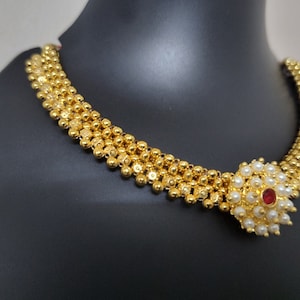 Handcrafted Kolhapuri Thushi Necklace - Authentic Elegance
