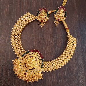 Lakshmi Thushi Necklace Set – Traditional Indian Bridal Jewelry – Gold-Toned Ethnic Choker with Earrings – Maharashtrian South Indian Style