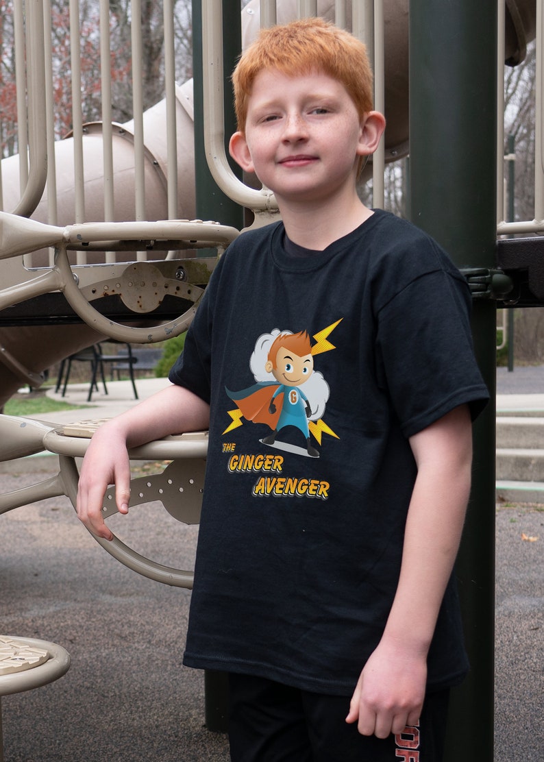 The Ginger Avenger T-shirt per bambini maschi / Camicia divertente per ginger / Regalo per bambini / Regalo per capelli rossi carini / Cute Redhead / Ginger Child immagine 3