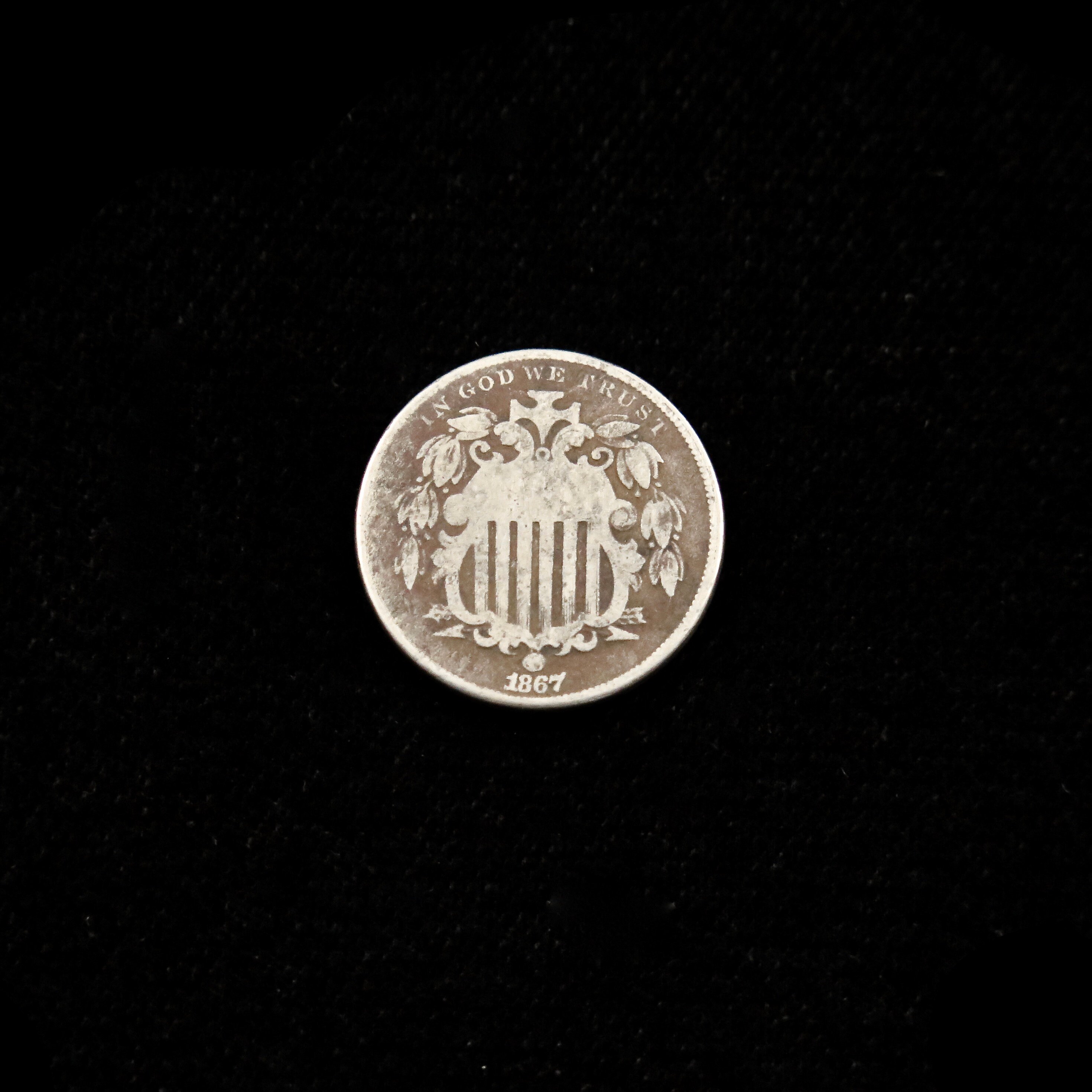 ★ 1867年 アメリカ 5セント シールドニッケル 光線タイプ 1867年シールドニッケル - 光線なし、初期の米国5セント硬貨 - Etsy 日本