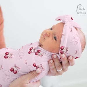 PAÑUELO GIRLY CHERRY, conjunto de pañales para niña, pañales para bebé personalizados, pañales de cereza rosa, regalo para niña, regalo para baby shower, regalo para recién nacido