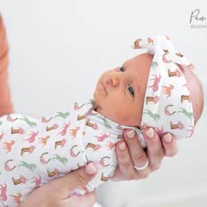 HORSE FLOWER Baby Girl Swaddle Set, Accesorios para bebés de caballo, Swaddle personalizado con nombre de bebé, Diadema para niña