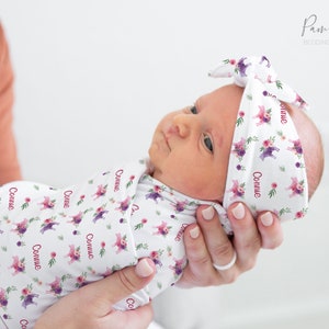 FLORAL COW Baby Girl Swaddle Set, Accesorios para bebés de vaca, Swaddle personalizado con nombre de bebé, Diadema para niña