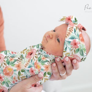 Conjunto de arrullo para bebé niña CORAL y FLORAL VERDE, Accesorios florales para bebé, Arrullo personalizado con nombre de bebé, Diadema para bebé niña