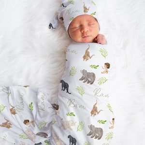 JUNGLE BOY Baby Boy Swaddle Set, Accesorios para bebés de la selva, Swaddle personalizado con nombre de bebé, Sombrero de niño