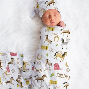 HORSE Baby Boy Swaddle Set, Accesorios para bebés de granja, Swaddle personalizado con nombre de bebé, Sombrero de niño bebé