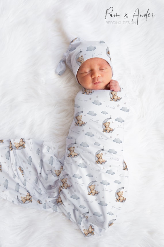 BEAR Set fasciatoio per neonato, accessori per neonati Nuvole, fasciatoio  personalizzato con nome per neonato, cappello da neonato -  Italia