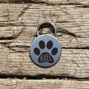 Paw Print Name Keychain- Personalized Custom Keychain Dog Cat Stainless Steel Present Personalized Name Laser Engraved Keyring Gift Name