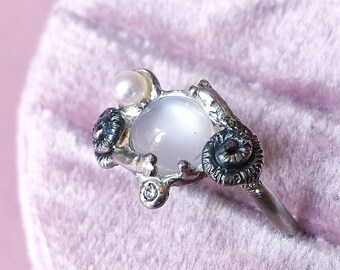 Baby Snails Ring in silver 925 with moonstone, pearl and a little diamond - O size (UK size)