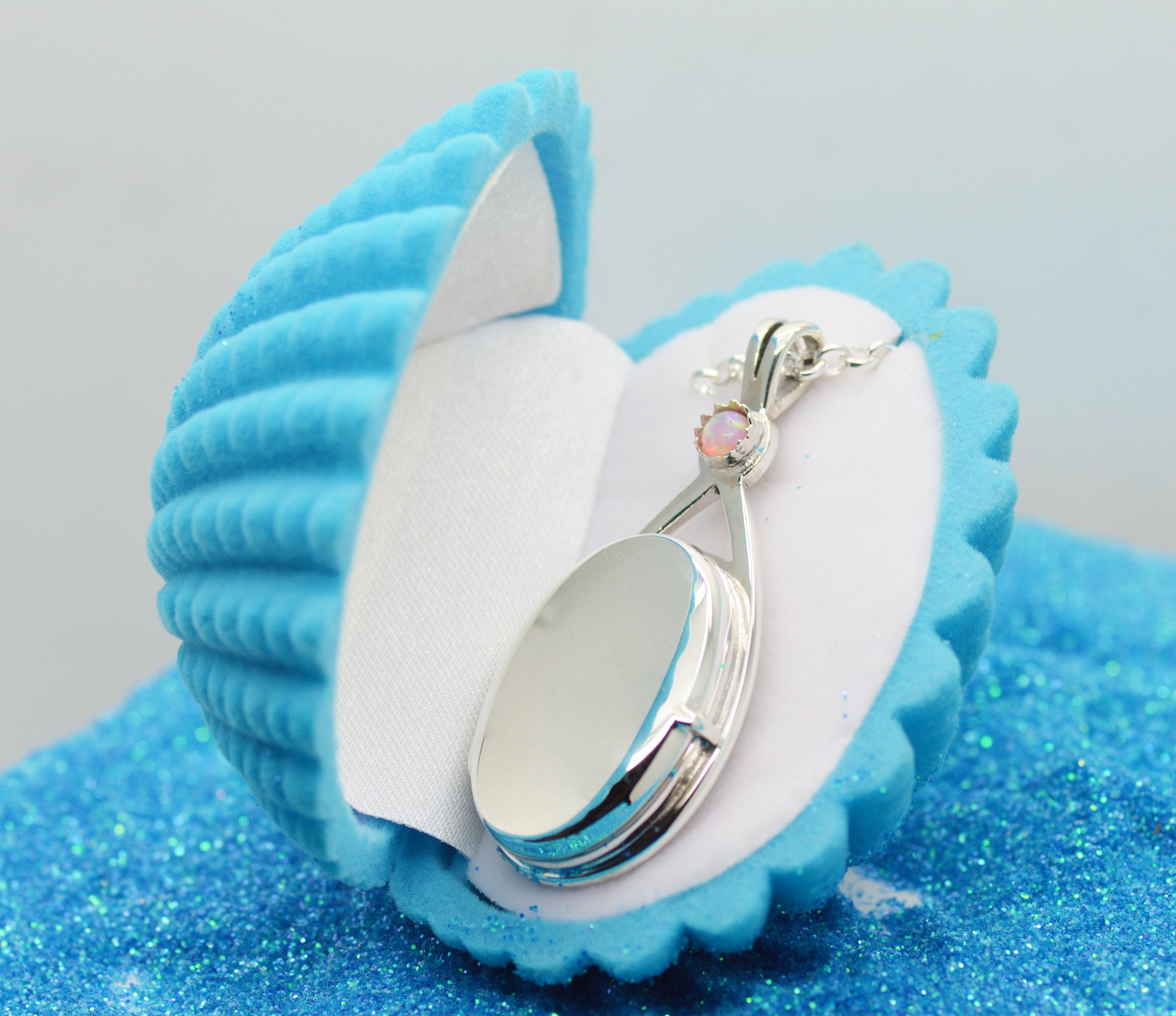 H2o hotsell cleo's locket