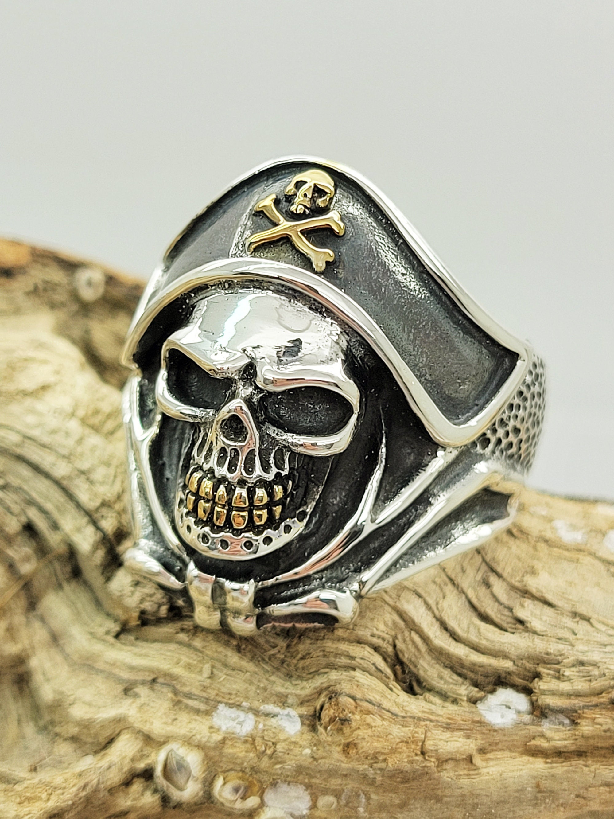 Men's Stainless Steel Skull and Crossbones Ring - Walmart.com