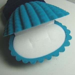 Turquoise Blue Shell Shaped Ring Box velveteen Novelty box