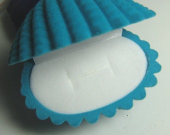 Turquoise Blue Shell Shaped Ring Box velveteen Novelty box