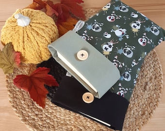 Book pouch, Skull