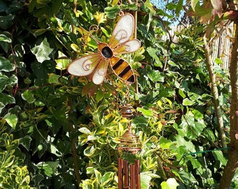 Flying Bee Windchime - Suncatcher - Great Garden Ornament - Ready to Hang -  Stain Glass Effect Suncatcher - Very Colourful