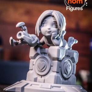 Chibi Chell and Companion Cube | Portal Video Game Art| Diorama Figurine | Garage Kit | Resin 3D Statue/Miniature, Video Game Gift or Decor