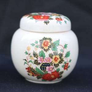 Vintage Sadler Tea Canister/Ginger Jar Sugar bowl Vanity jar Guest bathroom decor Boho deco Farmhouse kitchen Gardener gift Tea party