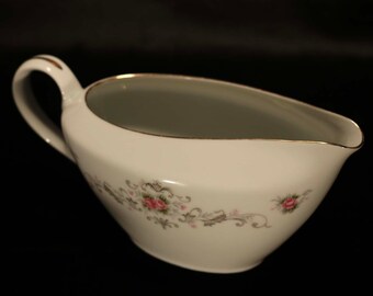 Vintage porcelain gravy boat Pink rose Rosedale Japan gravy pitcher Elegant gravy boat Holiday dining