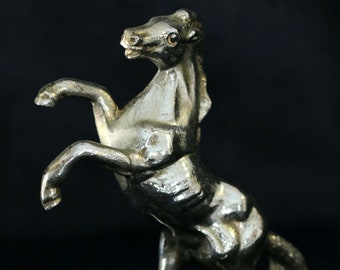 Vintage hästfigur i metall med kromlook Hästälskare Hästuppfödare Ryttargåva Sadelkammardekor Hästdekor Hästflicka