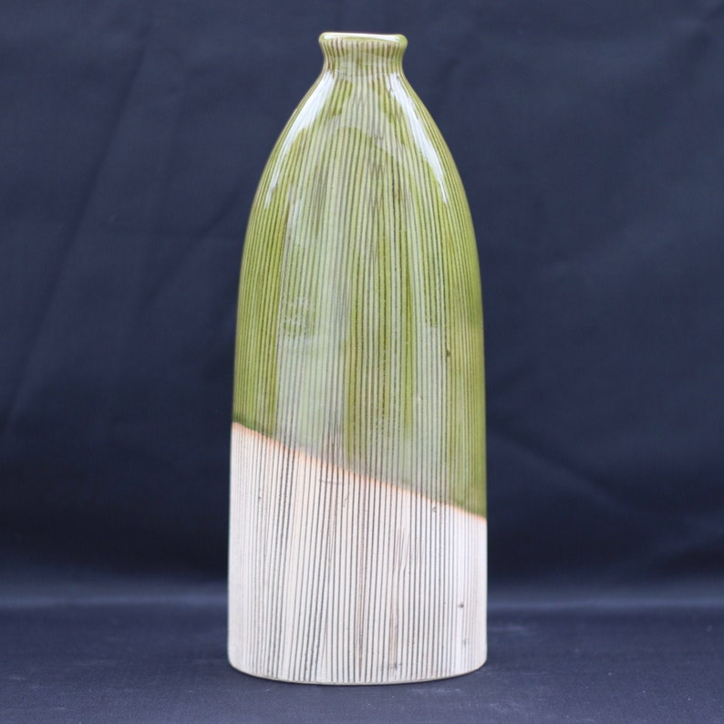 MCM Decor Unique display piece VTG Mid Century Modern 1970s Green and beige vase with finely ribbed lines Art vase