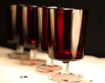 Juego vintage de 4 copas de vino de 237 ml (8 oz) color rojo rubí Luminarc Arcoroc Cavalier, copas francesas, ideales para una cena de San Valentín.
