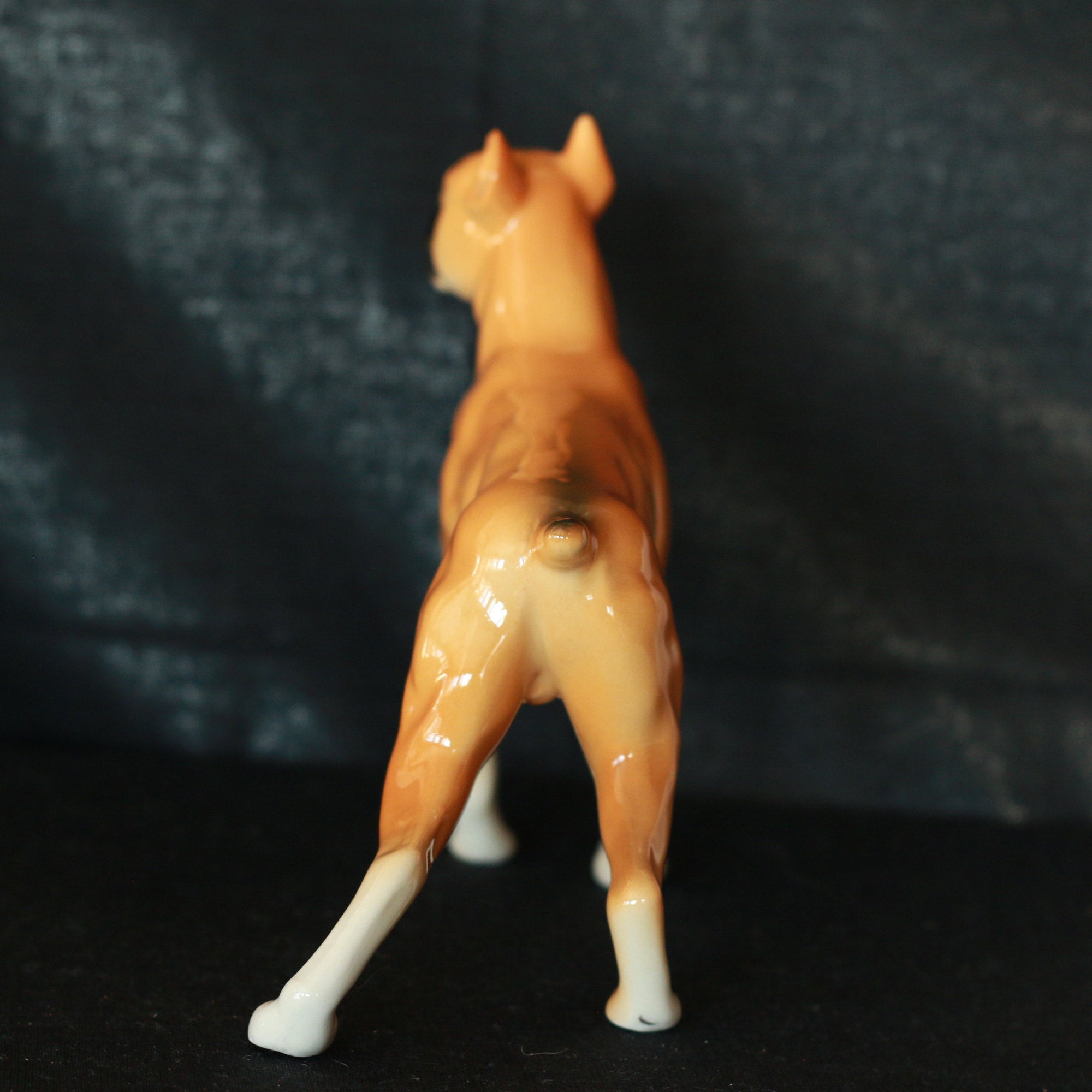 日本製のヴィンテージ陶器製ボクサー犬の置物 - カナダ ボクサー