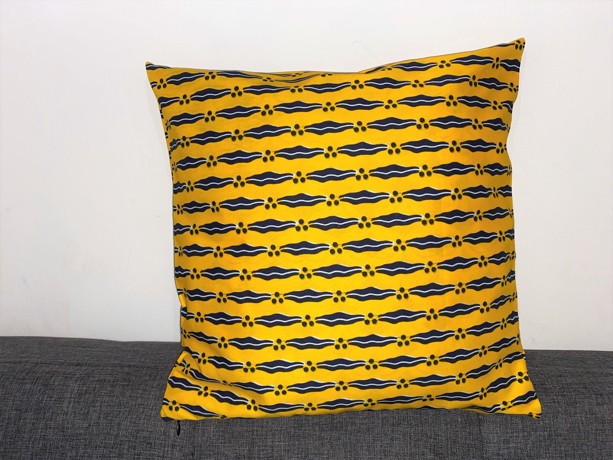 Housse de Coussin - Coton Premium Qualité Motif Mon Mari Est Capable Jaune Noir