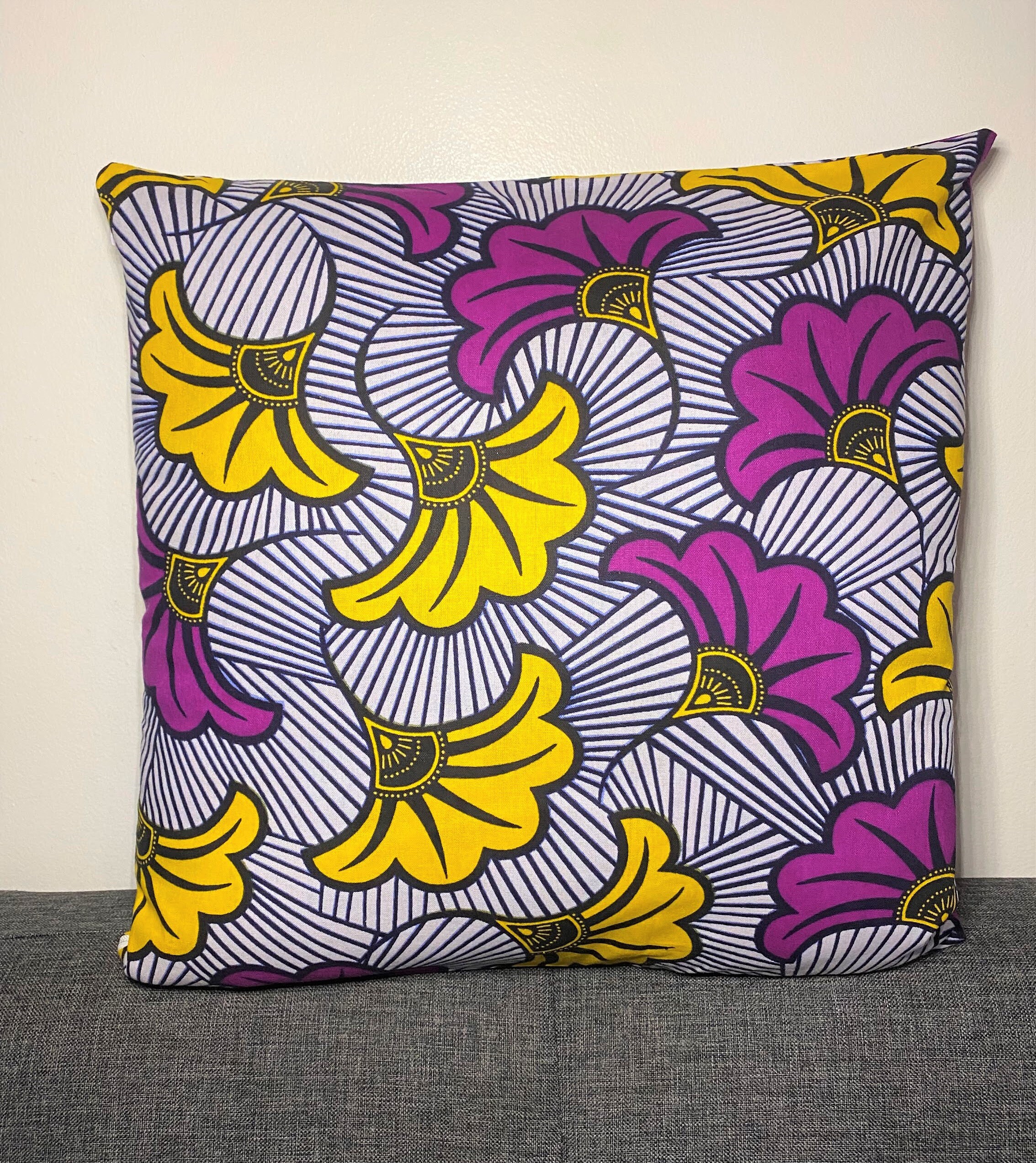 Housse de Coussin Wax - Fleur Mariage Jaune & Violet