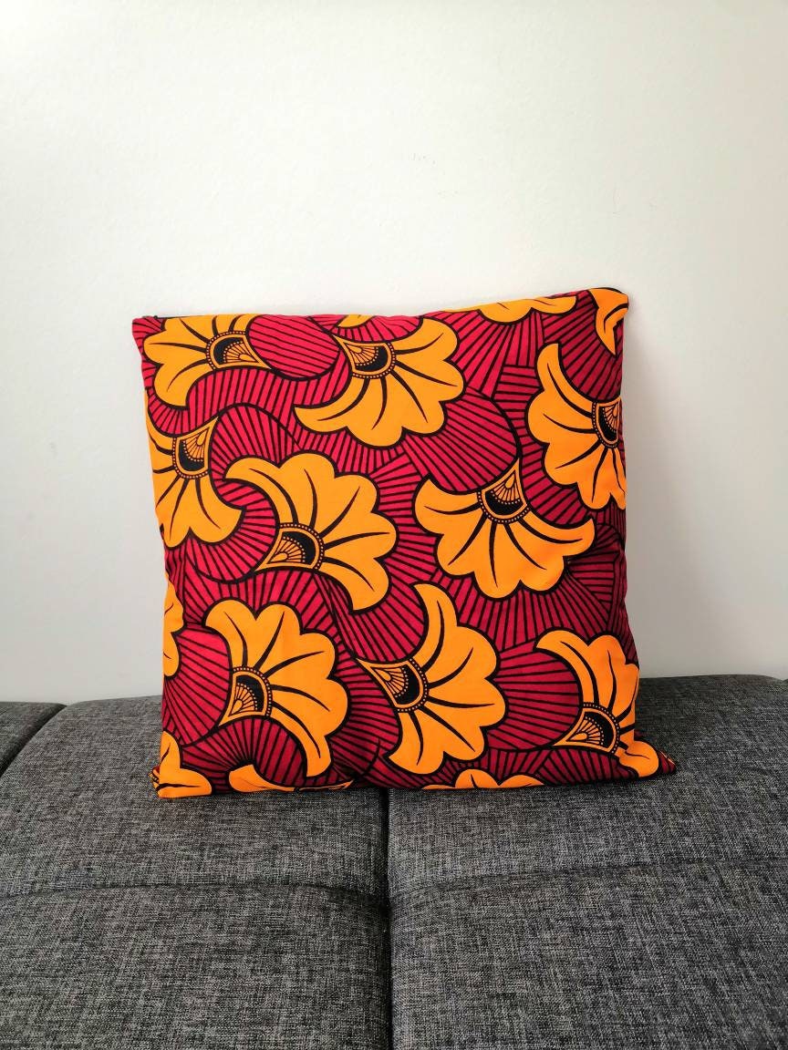 Housse de Coussin Wax - Fleur Jaune Orangé sur Rouge Best-Sellers