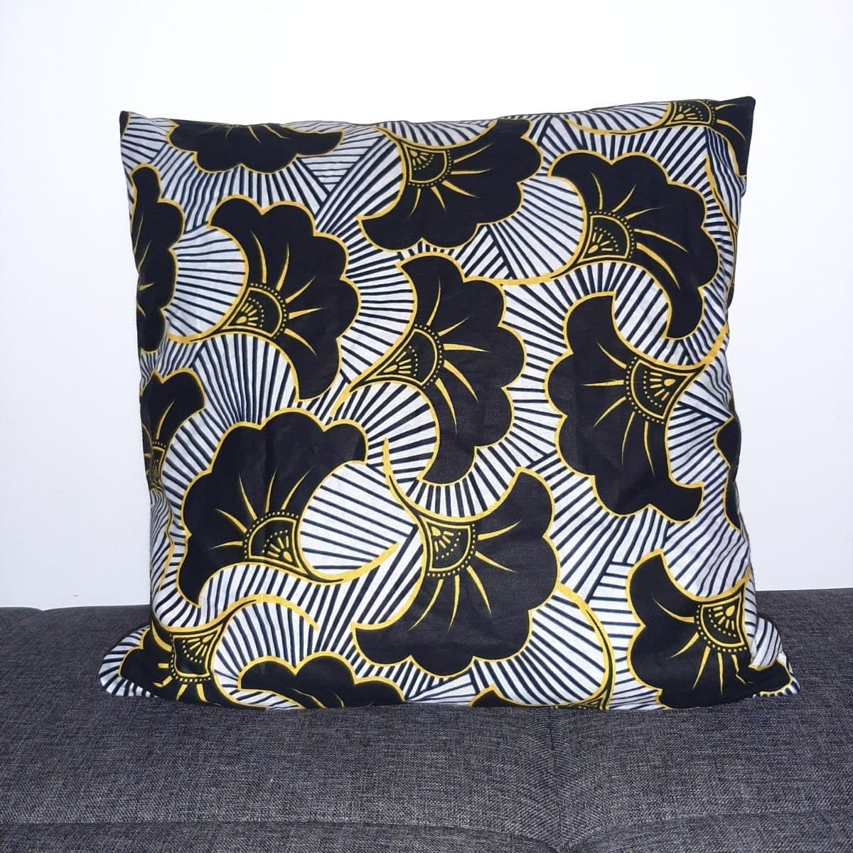 Housse de Coussin Wax - Fleur Mariage Blanc/Noir Or