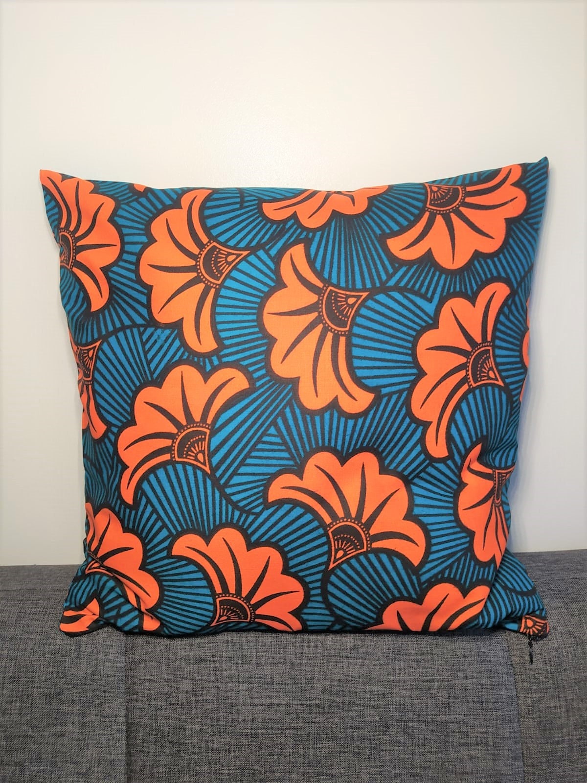 Housse de Coussin Wax - Fleur Mariage Fleurs Orange sur Bleu