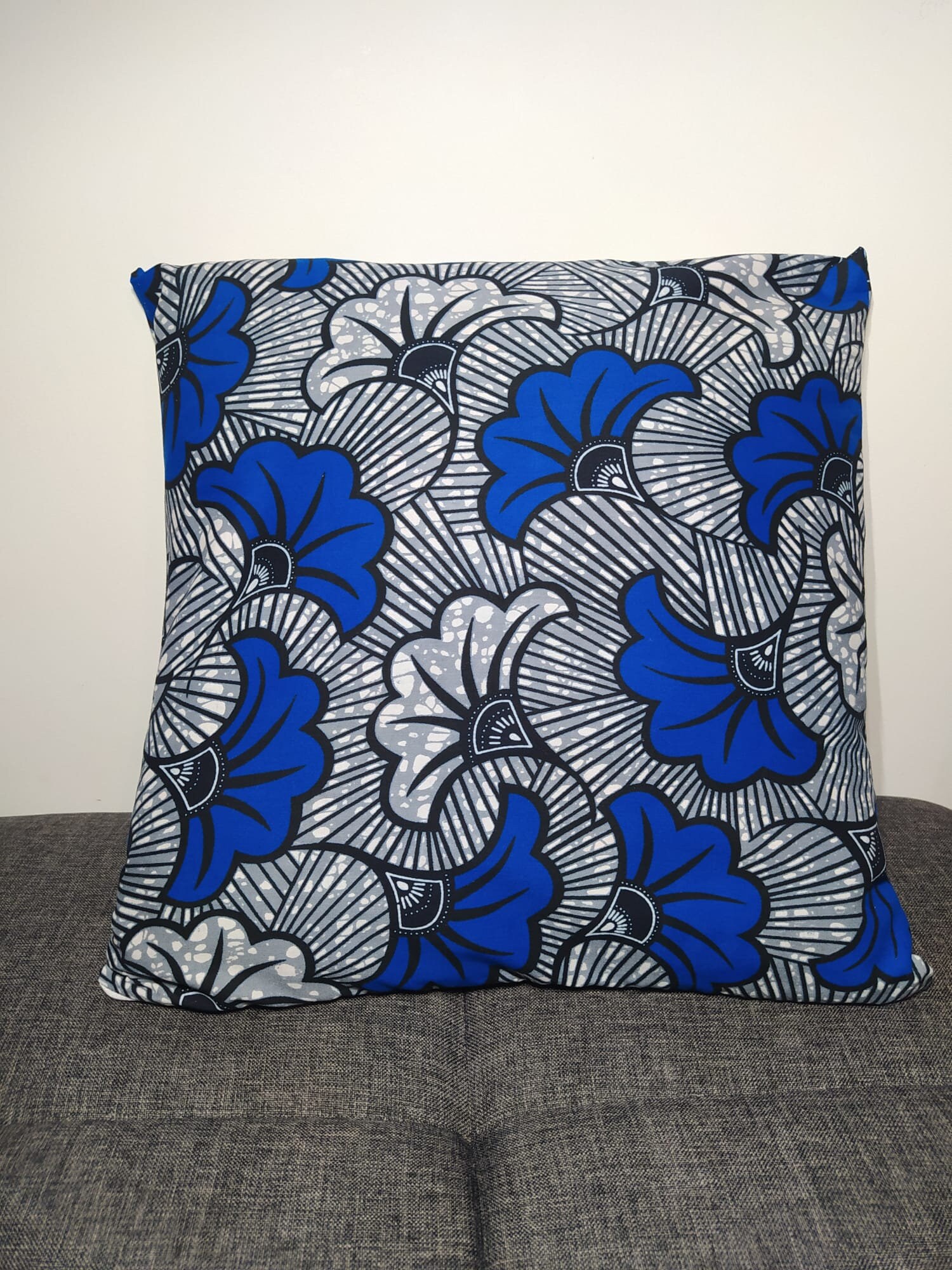 Housse de Coussin Wax - Fleur Mariage Gris/Bleu