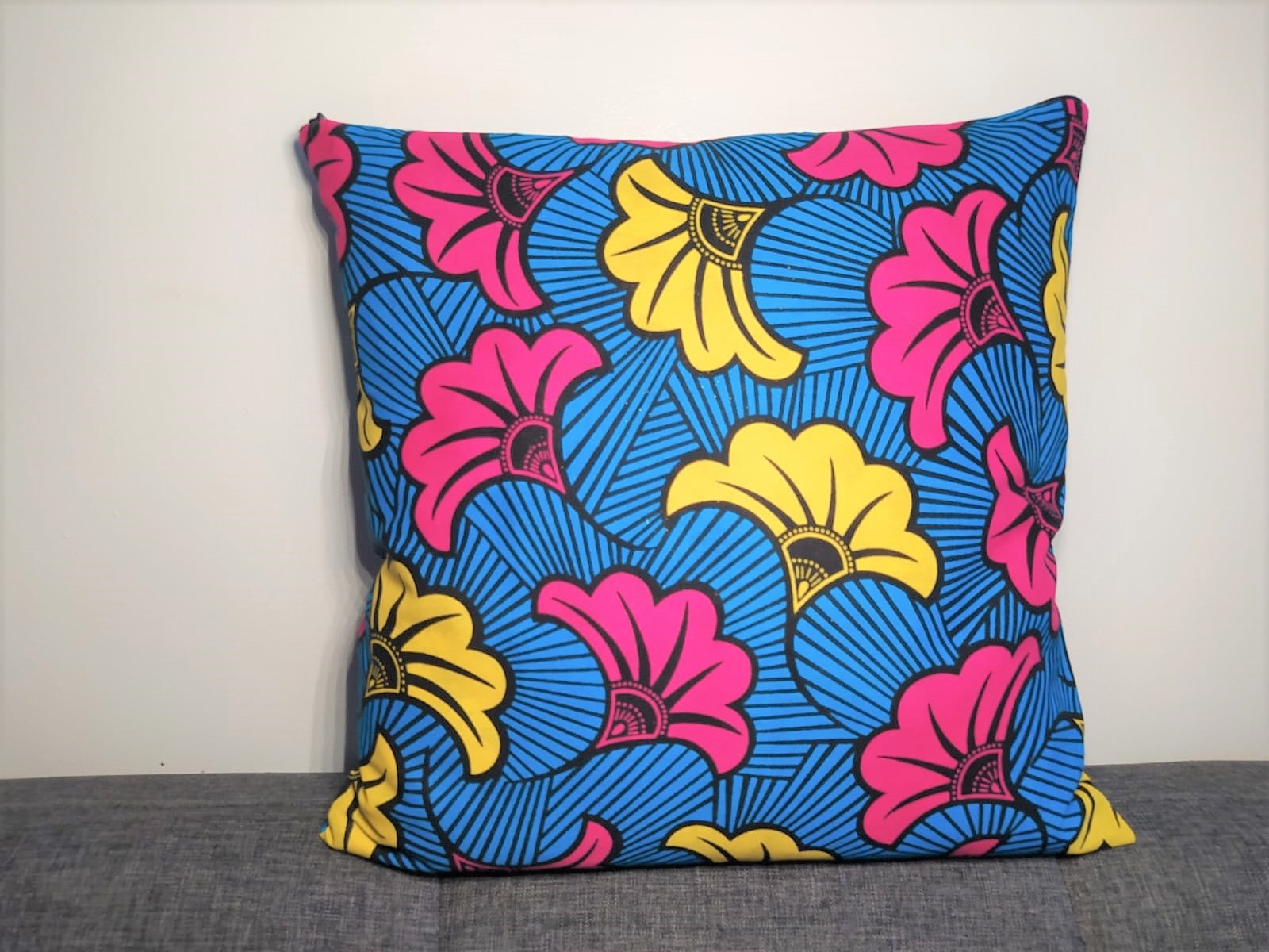 Housse de Coussin Wax - Fleur Mariage Fleurs Rose Jaune sur Bleu