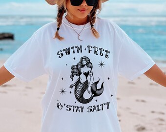 Camiseta vintage "Stay Salty" com estampa de sereia, Top de sereia, Roupa estilo sereia, Camiseta de sereia, Roupa estilo sereia, Estilo inspirado no oceano, Camiseta com estampa de tatuagem