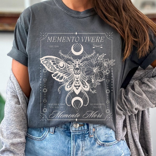 Memento Vivere Memento Mori, Camiseta de polilla Memento Mori, Camiseta gótica botánica Memento Mori, Ropa grunge Goblincore Whimsigoth Dark Academia