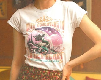 Camiseta de sirena, ideas de regalo para amantes de la música, regalo para hermanas, camiseta de sirena cósmica, camiseta de hongos mágicos de Sirenecore, ropa de Mermaidcore, camiseta de clase de baile