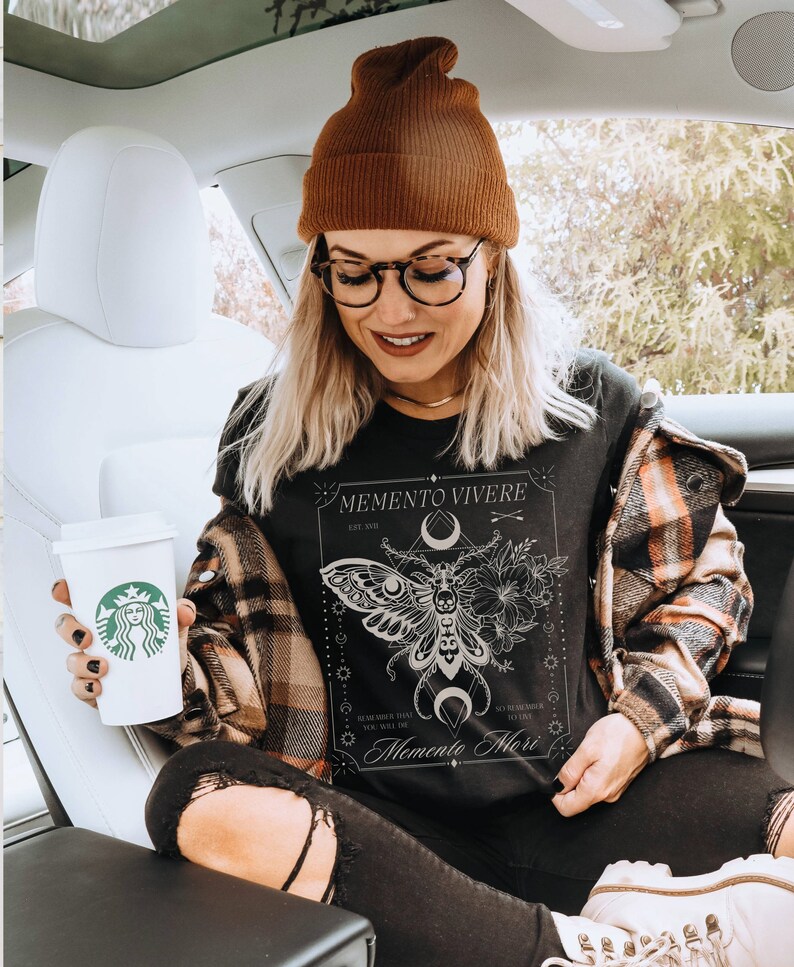 Memento Vivere Memento Mori, Memento Mori Moth Shirt, Memento Mori Botanical Gothic Tee, Grunge Goblincore Clothing Whimsigoth Dark Academia